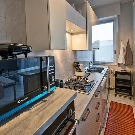 Nel Cuore Di - Box Privato Apartman Arona